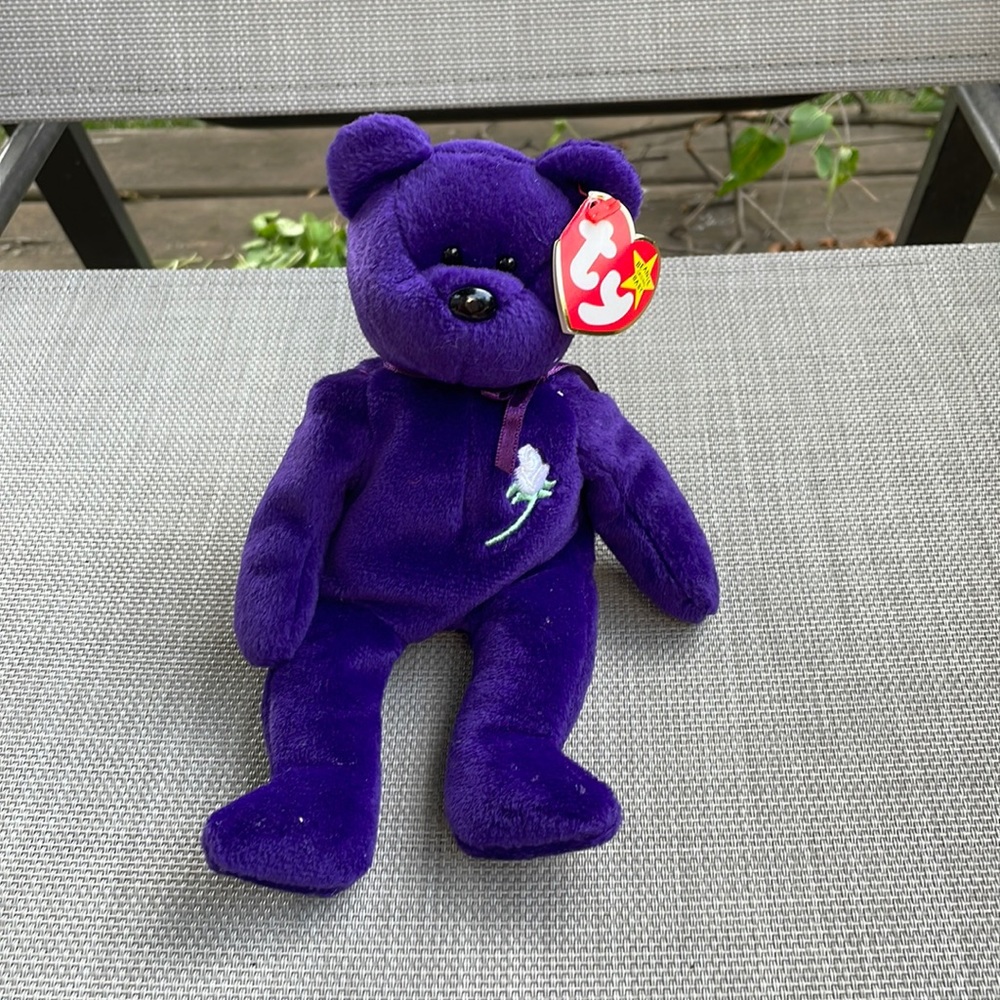 TY RARE Original Princess Diana Beanie Baby Purple Bear with Flower Princess💜
